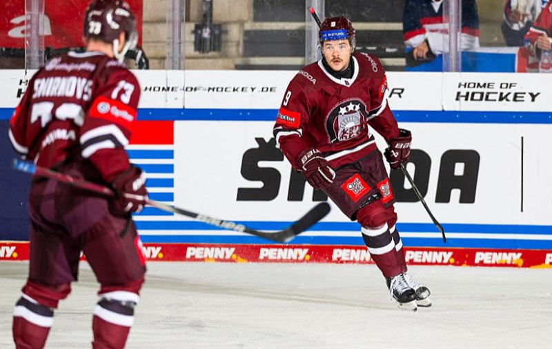 Renārs Krastenbergs novembrī Vācijas kausa izcīņā spēlē pret Austriju guva divus vārtus.