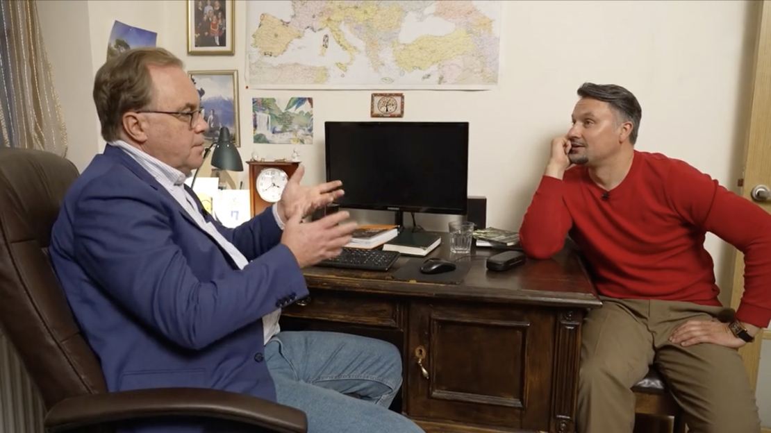 Astrologs Andris Račs un aktieris Andris Bulis.