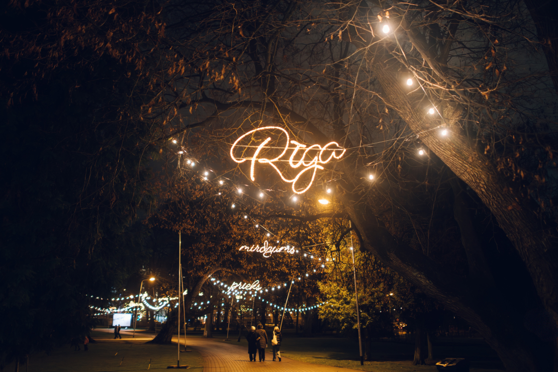 Rīga izgreznota Ziemassvētku noskaņās.