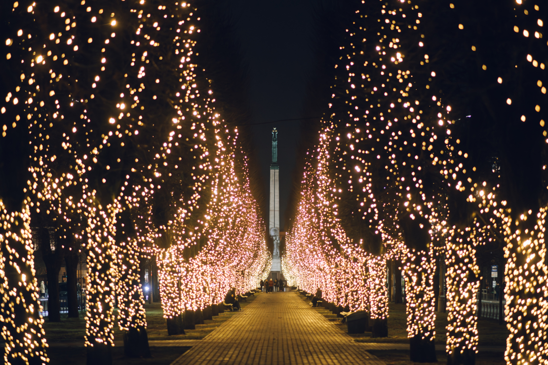 Rīga izgreznota Ziemassvētku noskaņās.