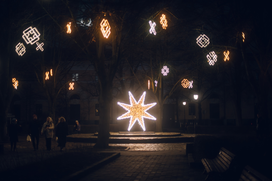 Rīga izgreznota Ziemassvētku noskaņās.