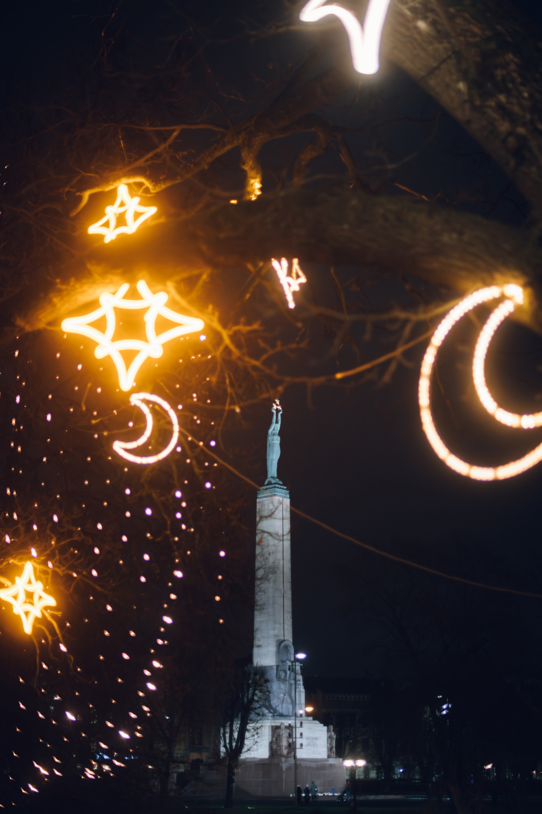 Rīga izgreznota Ziemassvētku noskaņās.