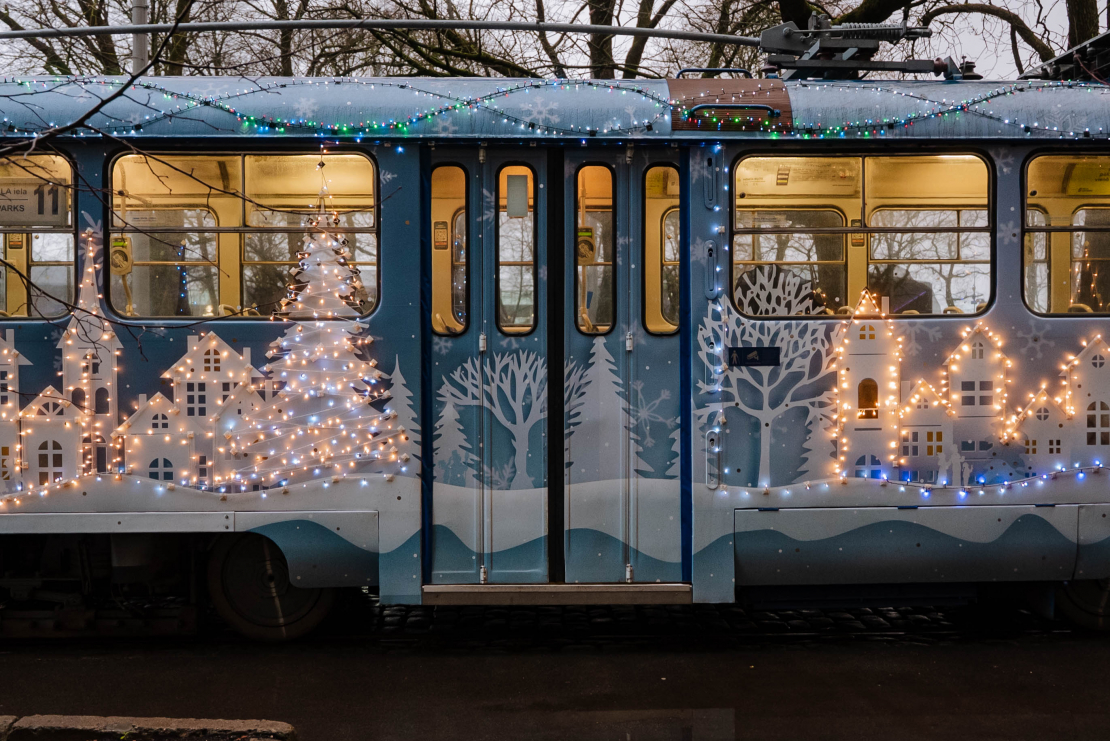 Rīga izgreznota Ziemassvētku noskaņās.