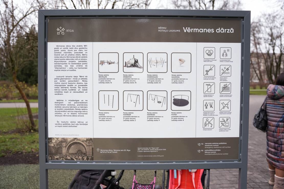 Atjaunotais bērnu rotaļu laukums Vērmanes dārzā.