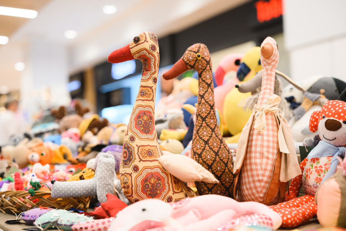 Atklāts Ziemassvētku labdarības tirdziņš.