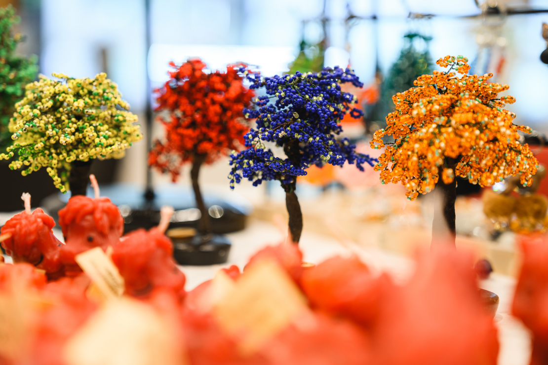 Atklāts Ziemassvētku labdarības tirdziņš.