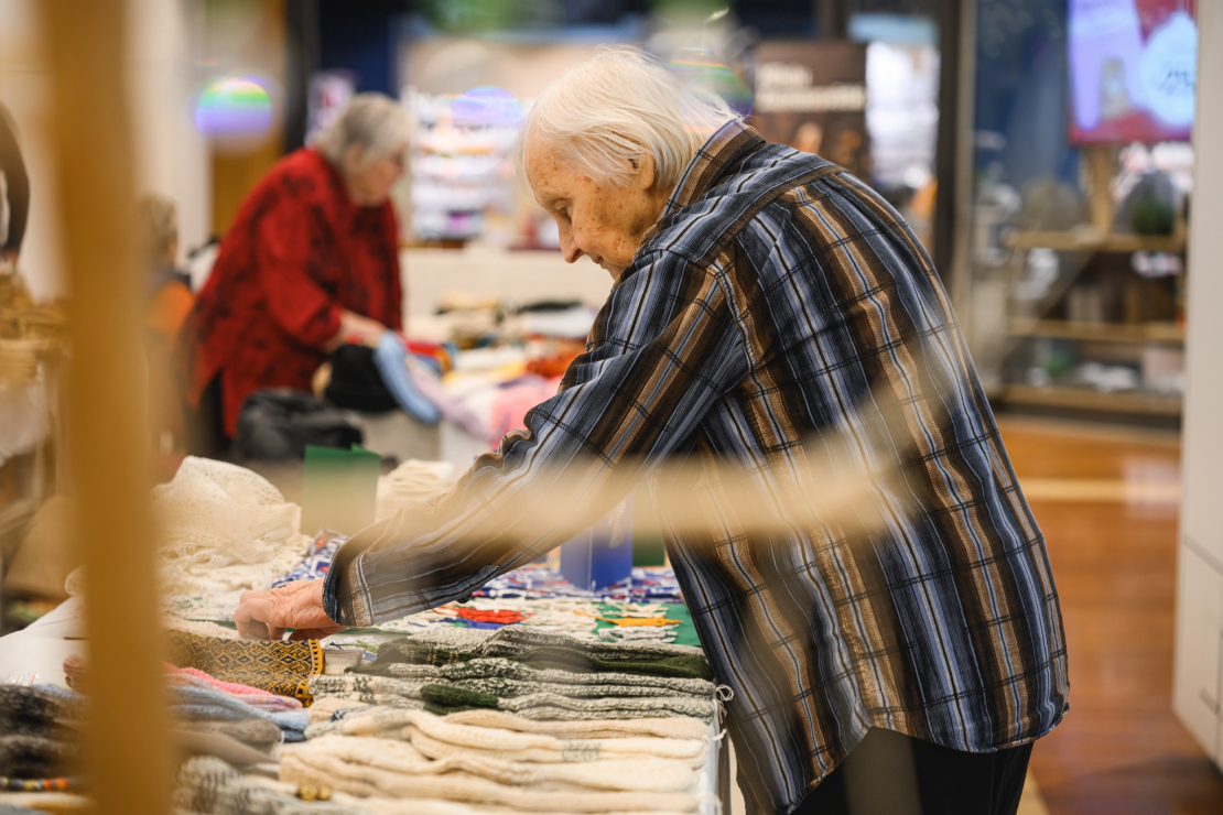 Atklāts Ziemassvētku labdarības tirdziņš.