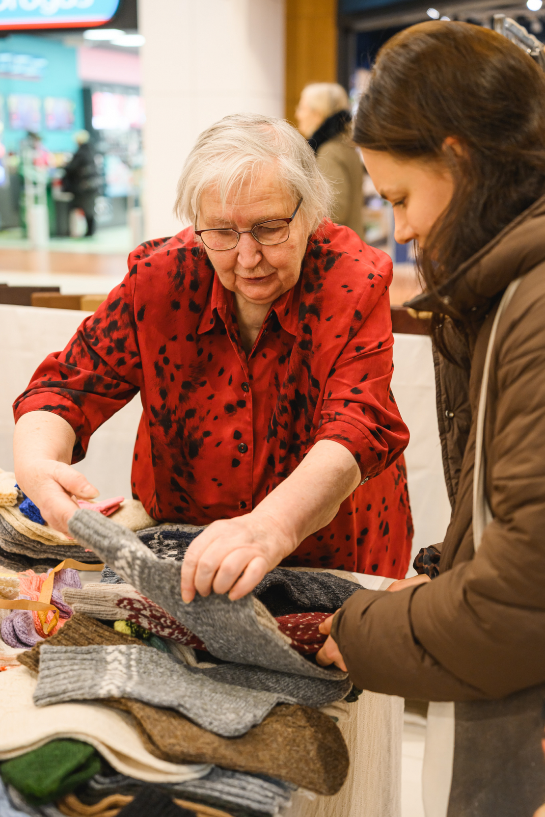 Atklāts Ziemassvētku labdarības tirdziņš.