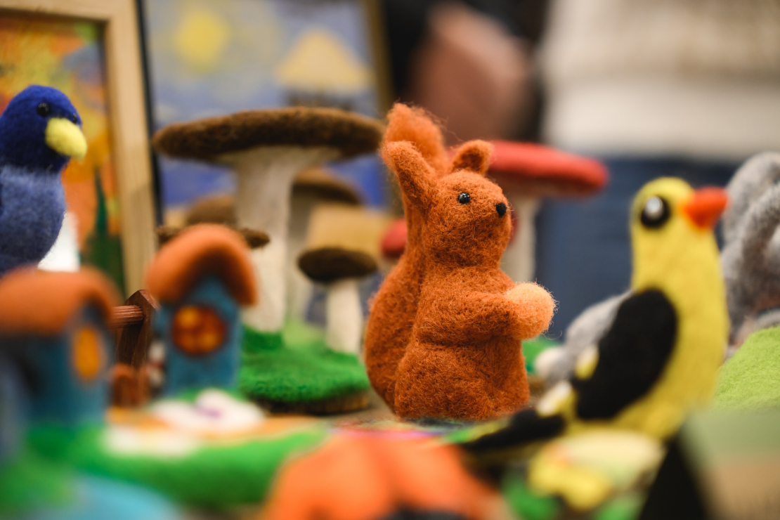 Atklāts Ziemassvētku labdarības tirdziņš.