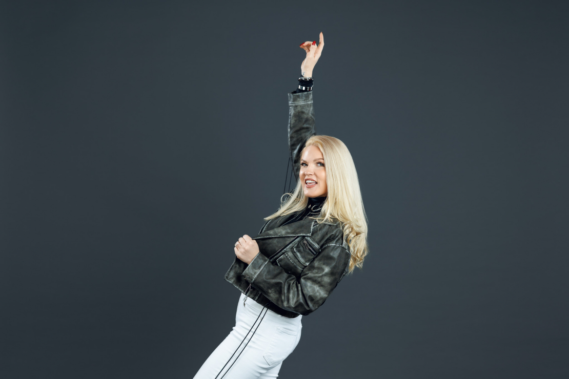 Elīna Fūrmane jeb DJ Ella.