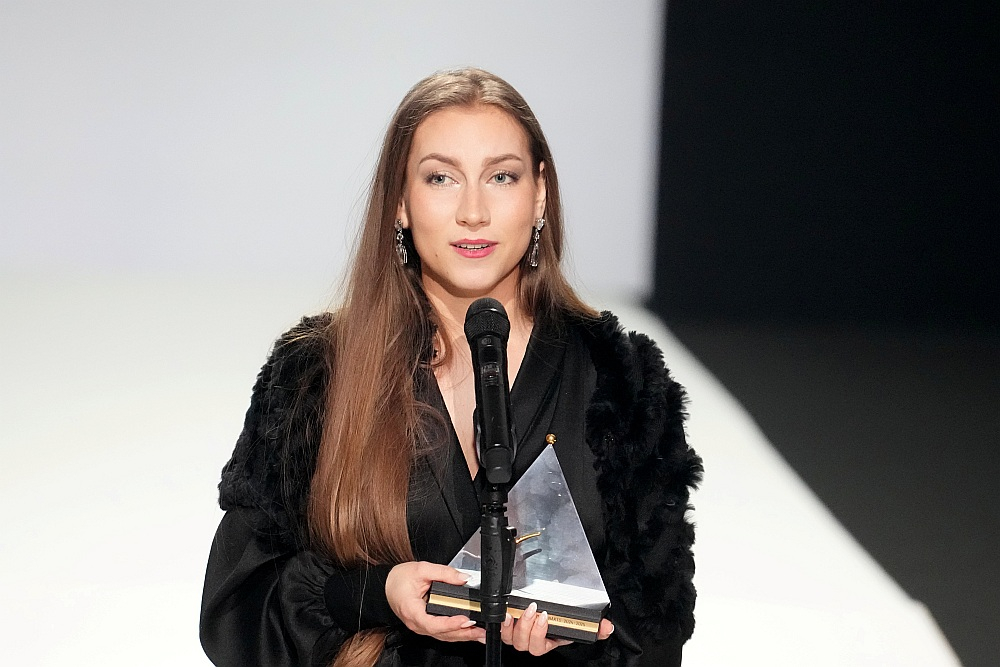 Annija Kristiāna Ādamsone, šoruden saņemot "Spēlmaņu nakts" balvu kā Gada jaunā skatuves māksliniece – par Olimpijas lomu operā "Hofmaņa stāsti".