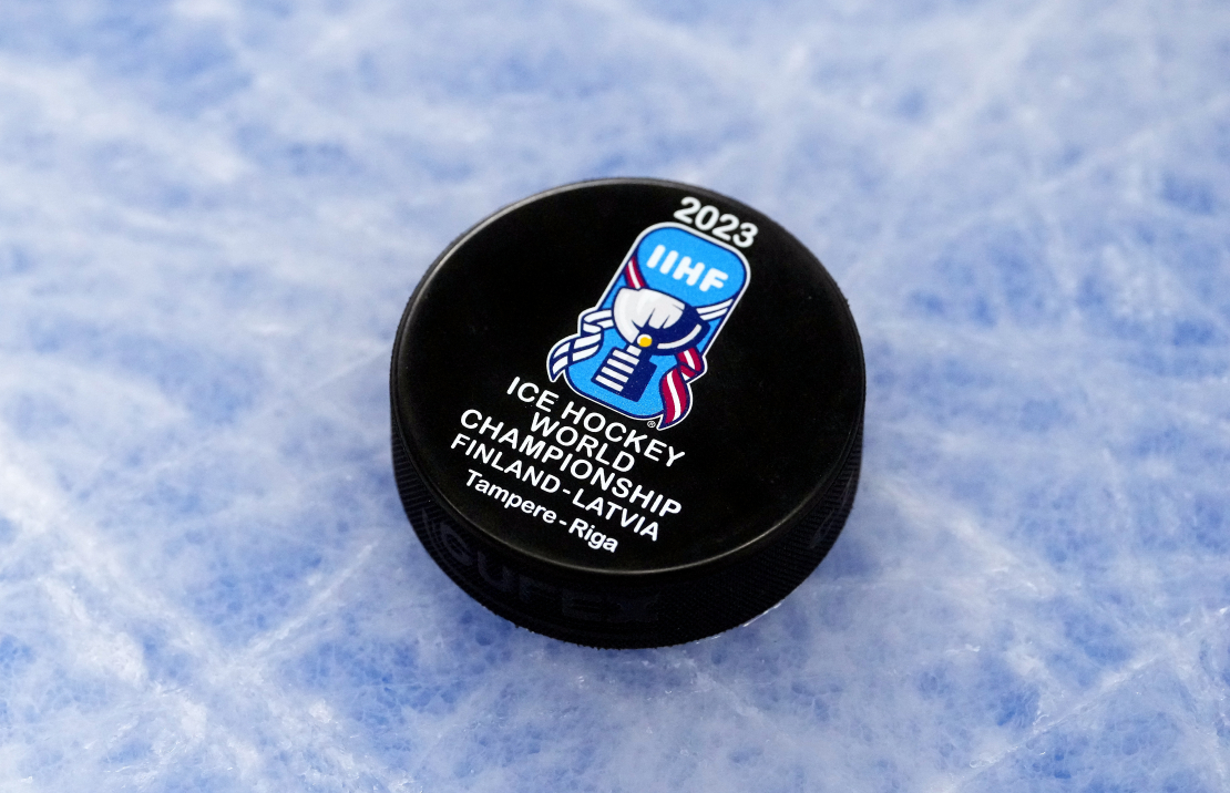 Pasaules hokeja čempionāta oficiālā ripa.