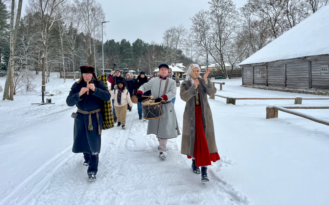 Trumelnieku gājiens Brīvdabas muzejā 14. decembrī.