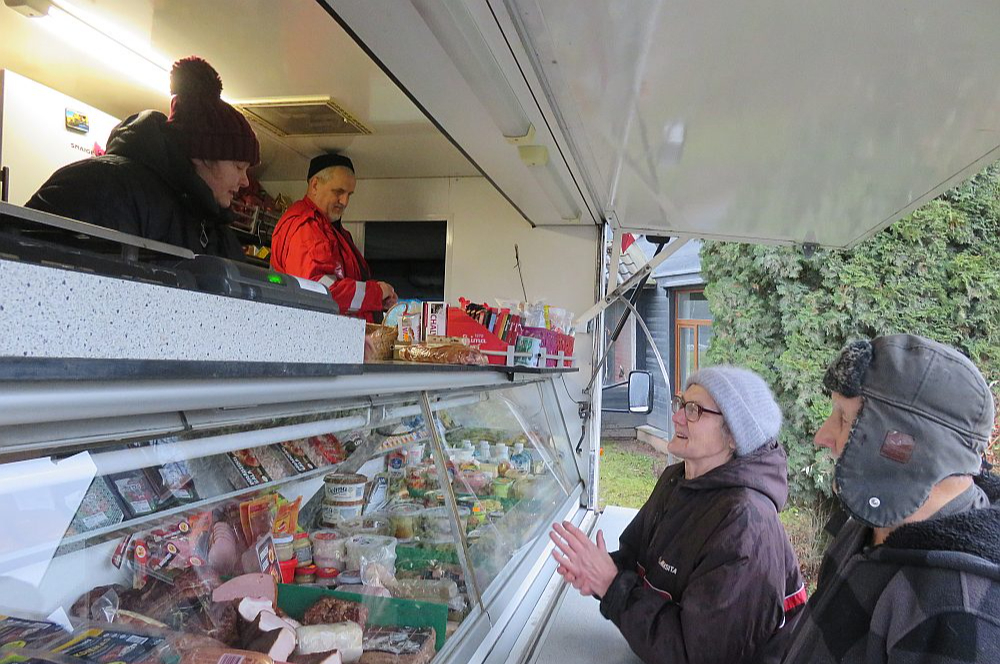 Austris un Līga Pūces no "Priežkalniem" autoveikalu izmantojot jau 27 gadus.