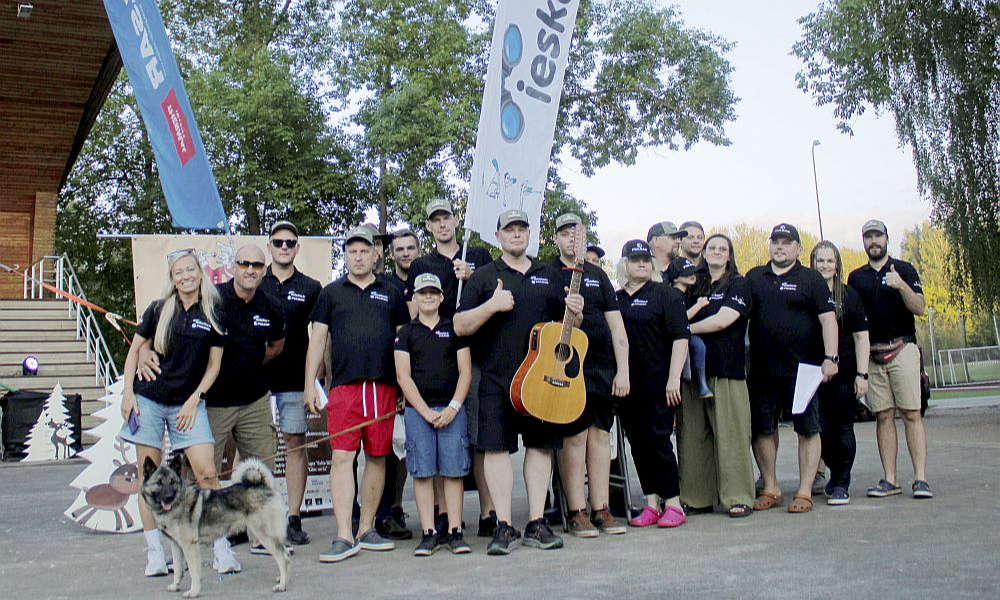 "Pulsar/Ieskaties.lv" komanda mednieku festivāla "Minhauzens" atklāšanā.