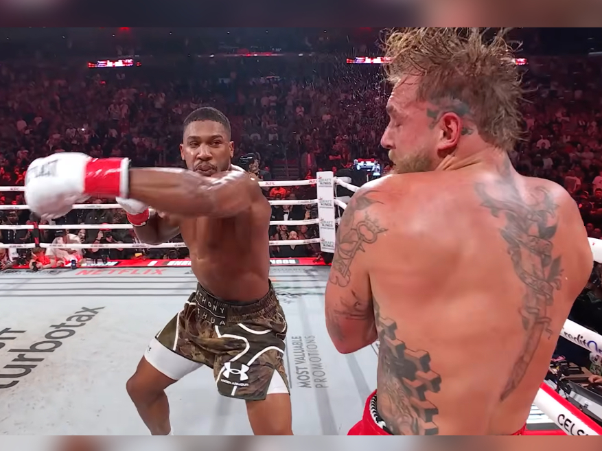 Ekrānuzņēmums no cīņas.