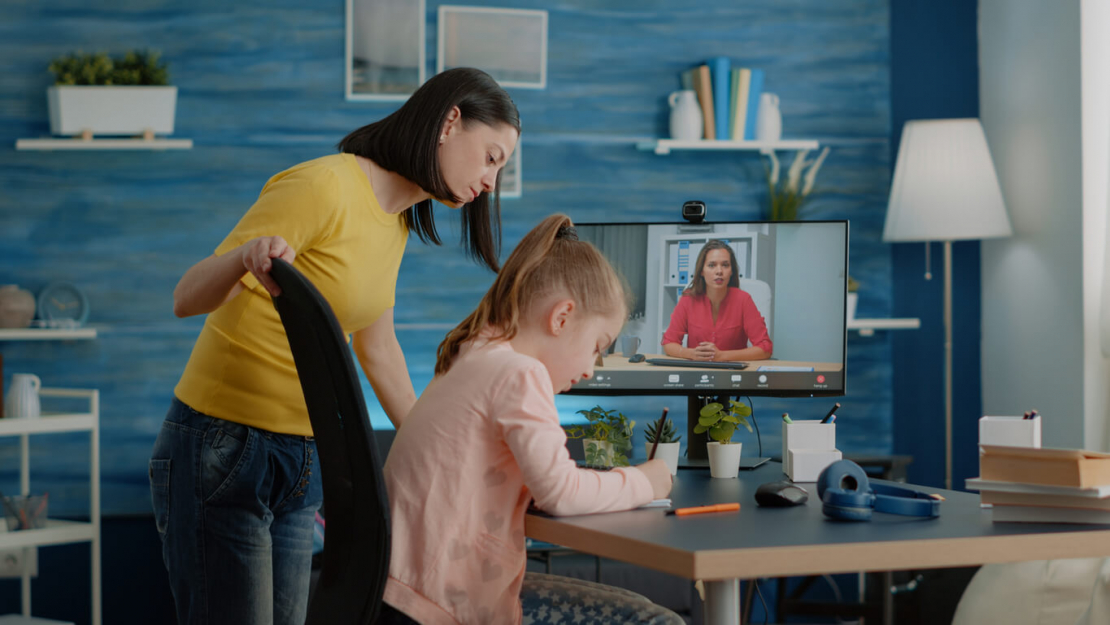 Tālmācības process.