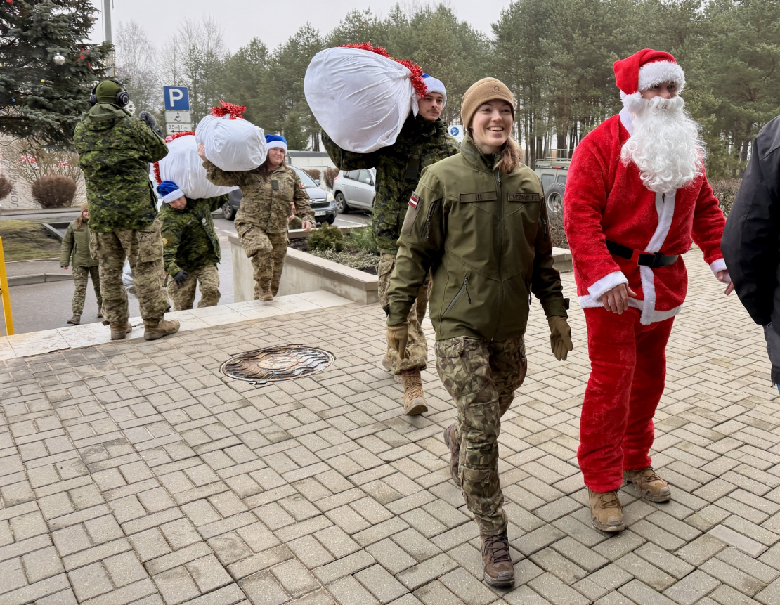Kanādas karavīru labdarības akcija Daugavpils slimnīcā.
