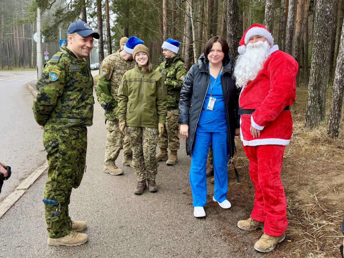 Kanādas karavīru labdarības akcija Daugavpils slimnīcā.