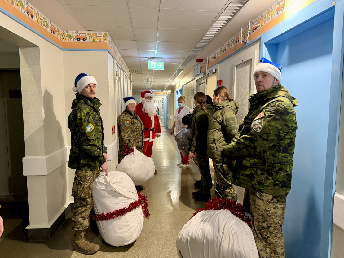 Kanādas karavīru labdarības akcija Daugavpils slimnīcā.