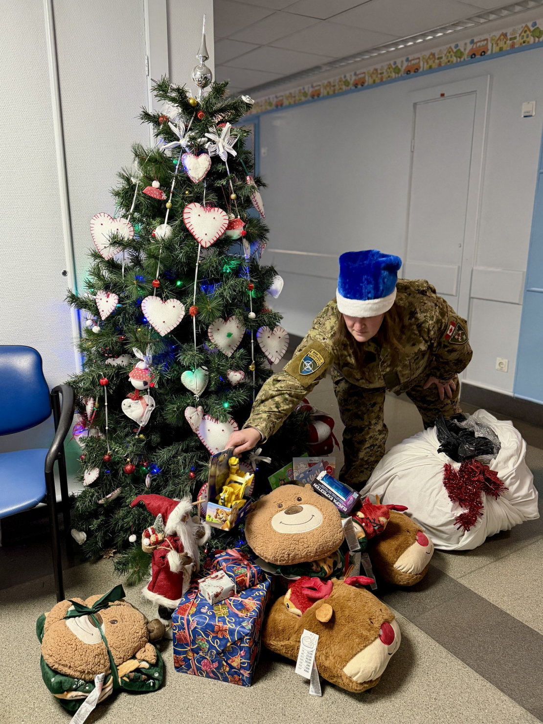 Kanādas karavīru labdarības akcija Daugavpils slimnīcā.