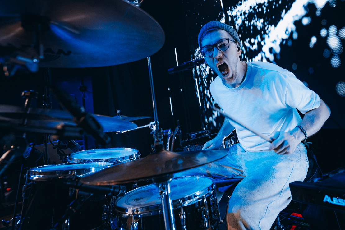 Koncertturneja "Ielūdz Olga Rajecka un draugi".