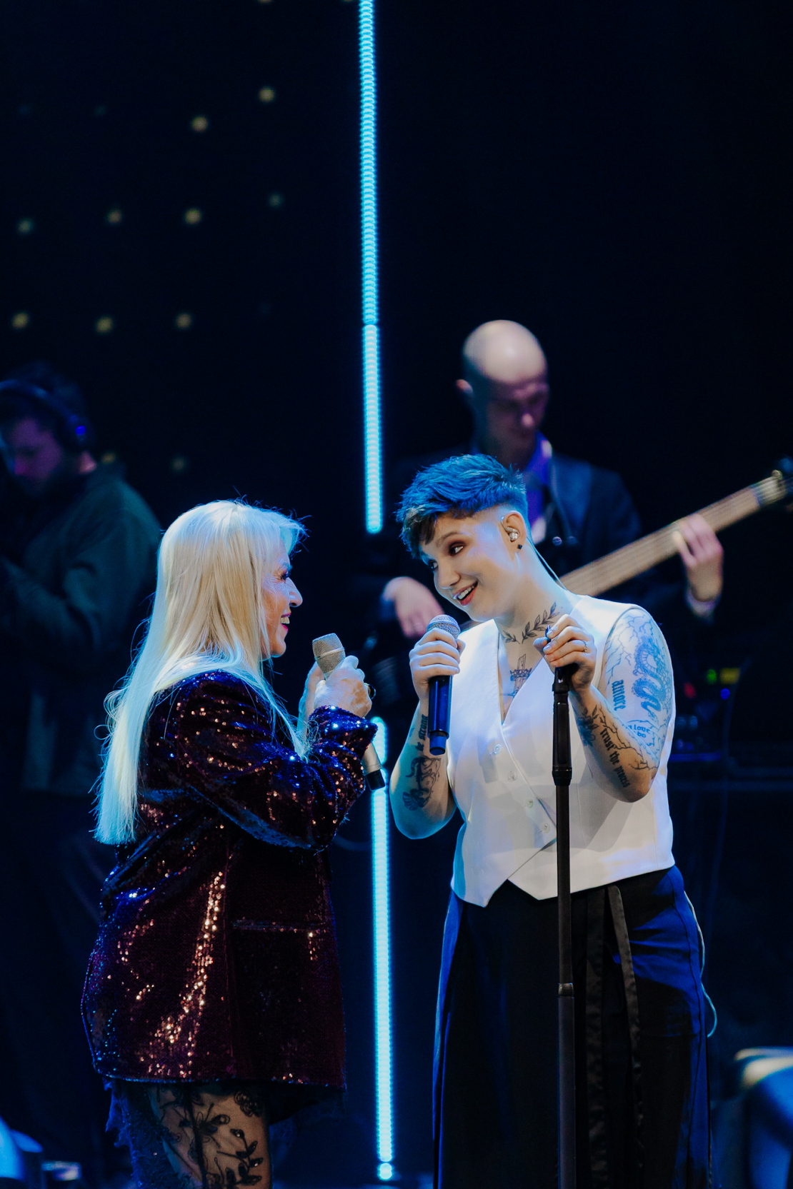 Koncertturneja "Ielūdz Olga Rajecka un draugi".