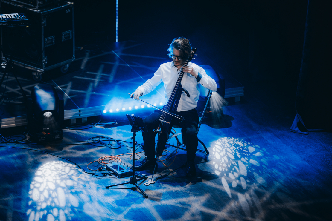 Koncertturneja "Ielūdz Olga Rajecka un draugi".