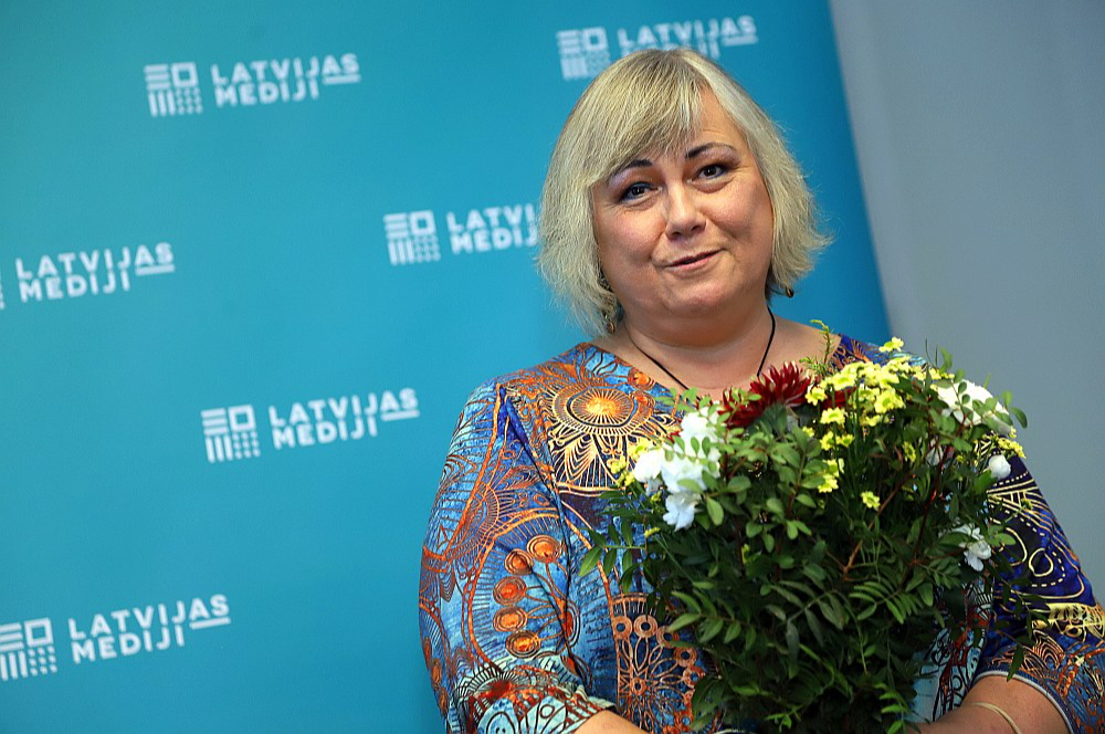 Balvu par devumu "Latvijas Mediju" žurnālu grupas saturiskās dažādības pilnveidošanā, par atbildīgu, entuziasma pilnu un pašaizliedzīgu darbu žurnāla "Spīgana" izdošanā saņēma žurnāla galvenā redaktore Aija Austruma.