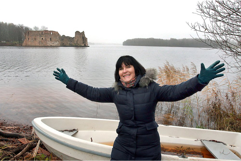 "Latvijas Avīzes" žurnāliste Māra Libeka šoreiz nevarēja saņemt balvu pasākumā – darbi gaida darbus. Bet visiem kolēģiem sūta sveicienus gadu mijā!