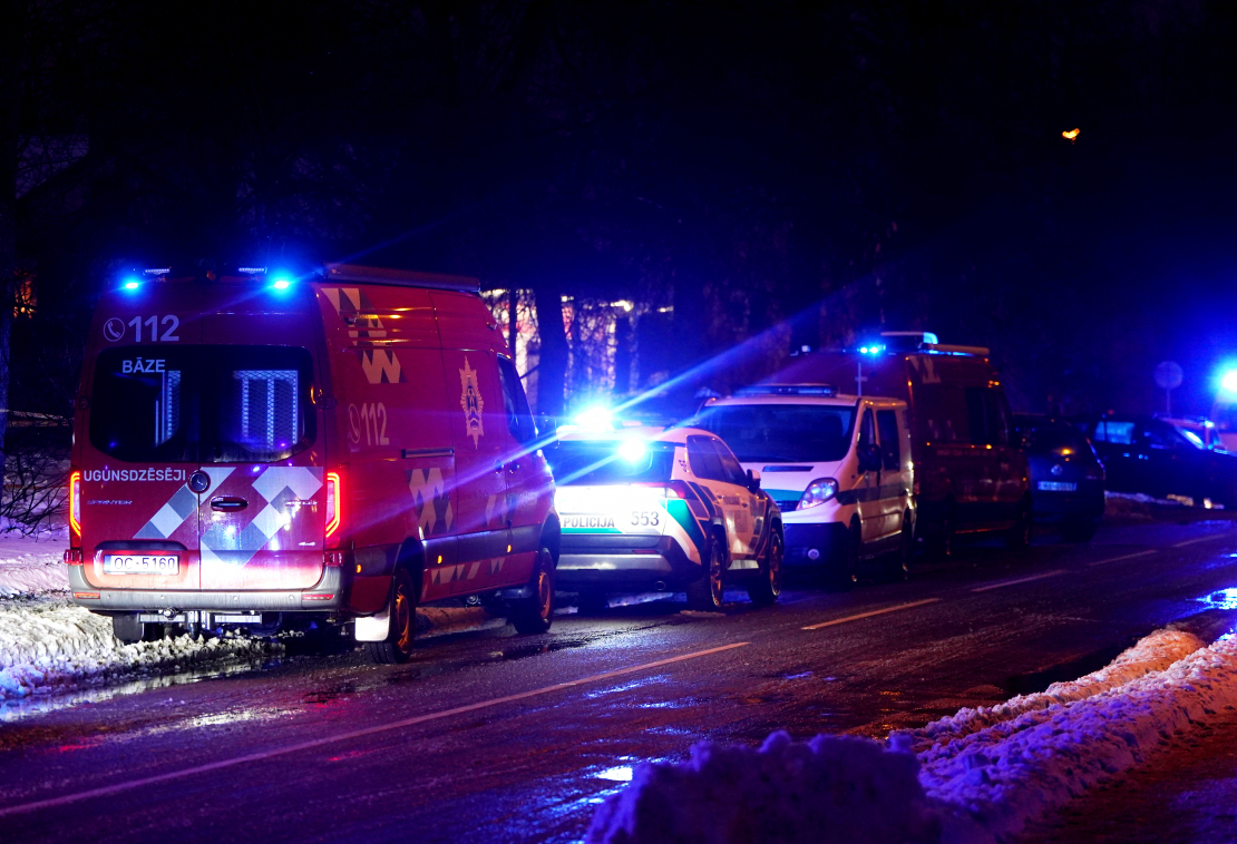 Rīgā, Torņakalnā, gāzes sprādziena dēļ daļēji sagruvis daudzstāvu ēkas jumts un daļa piektā stāva.