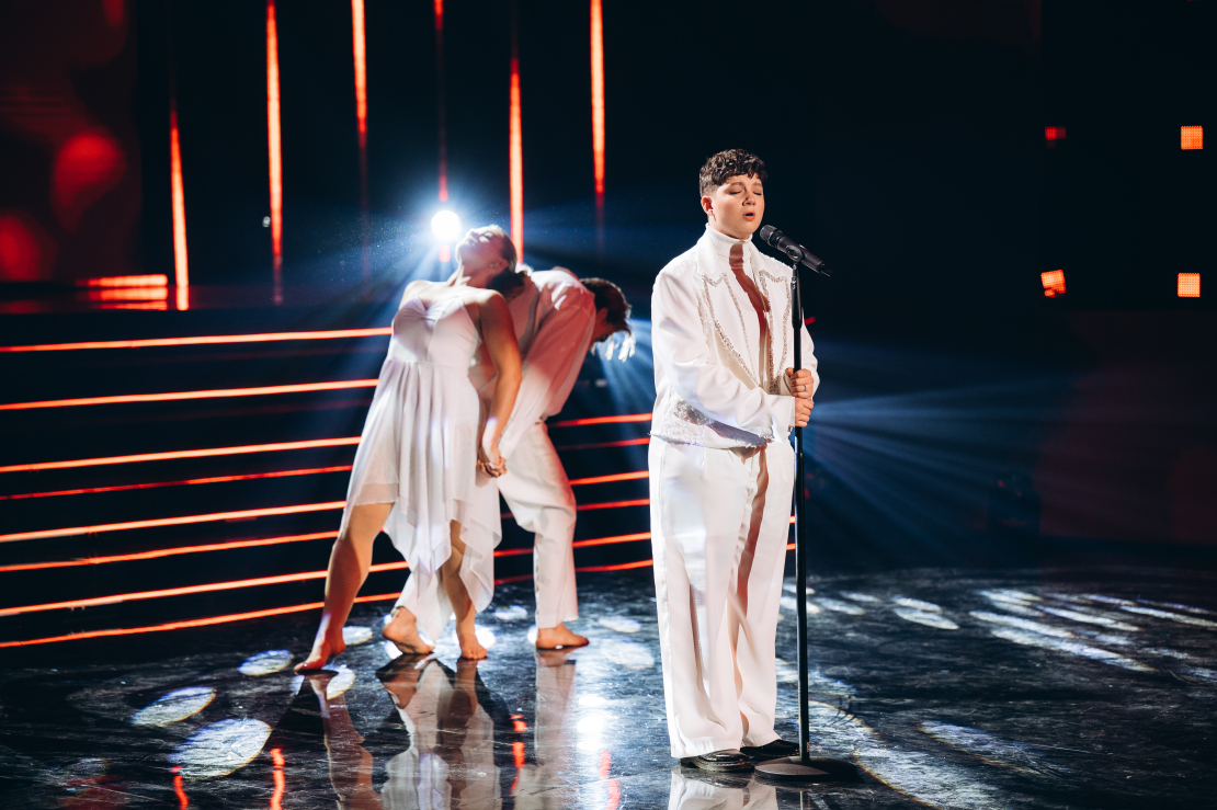 Šova "Pārdziedi mani!" sestā epizode.