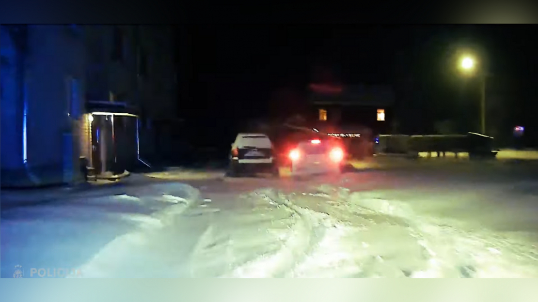 Ekrānuzņēmums no pakaļdzīšanās.