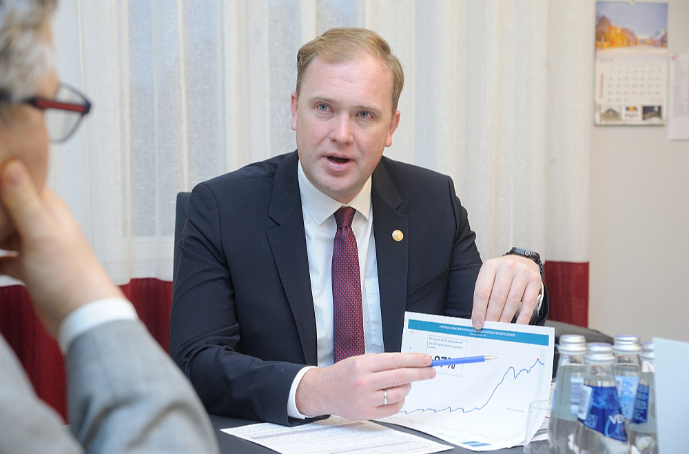 Viktors Valainis: "Zināt, kad Latvijā pēdējo reizi bija pārtikas cenu samazinājums novembrī? 2013. gadā, un pēc tam vairāk nekā desmit gadus cenas šajā mēnesī ir vienmēr paaugstinājušās!"