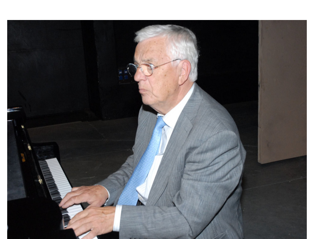 Latvijas Nacionālais teātris, skats no mūzikla “Leo. Pēdējā bohēma”. 2010. gads.  