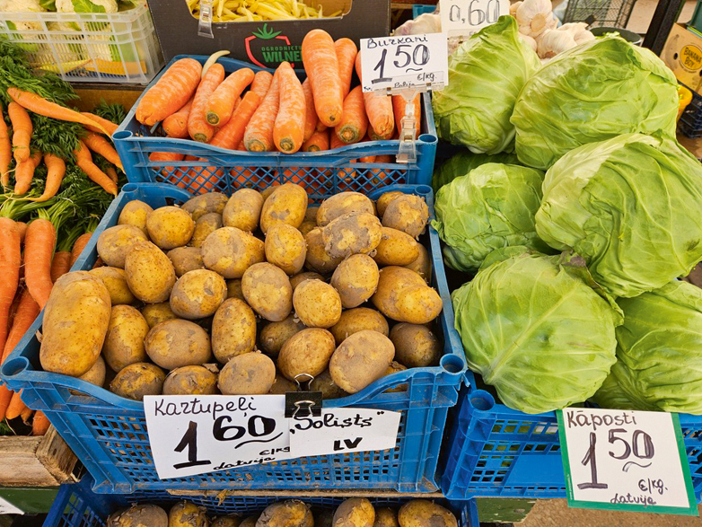 Aizvadītajā gadā dārzeņu audzēšana bija izaicinājums jau no to stādīšanas brīža – raža atšķiras pa reģioniem, tās uzglabāšana apgrūtināta visiem.