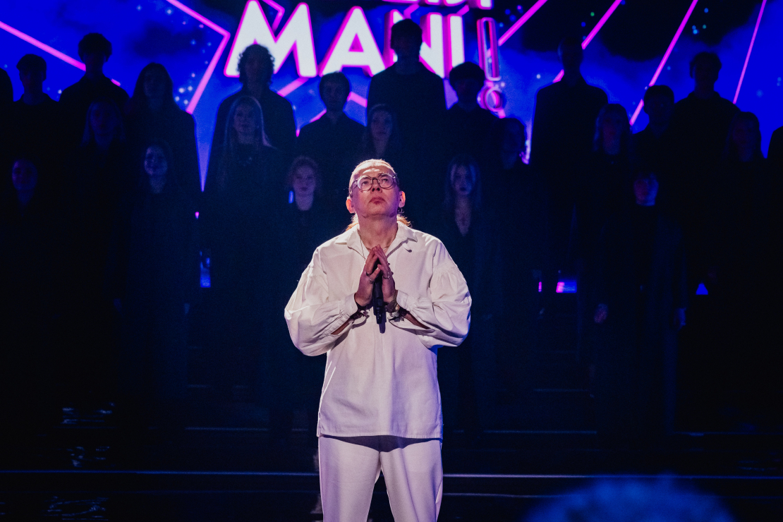 Raimondam Paulam veltītā "Pārdziedi mani!" šova epizode.