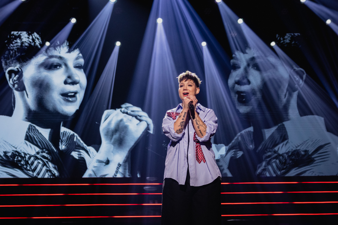 Raimondam Paulam veltītā "Pārdziedi mani!" šova epizode.