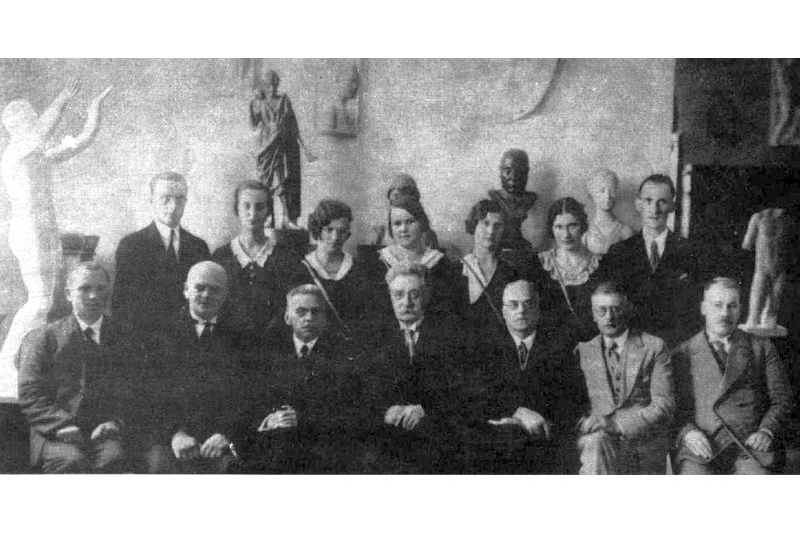 A. Tentelis vēsturnieku un valodnieku vidū 20. gs. 30. gadu beigās.