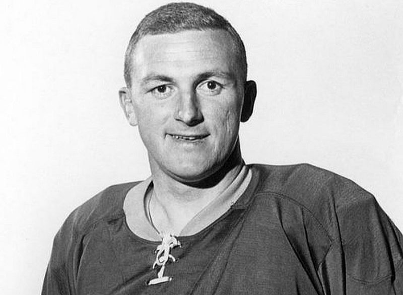 Bils Mastertons ir vienīgais NHL hokejists, kurš miris pēc spēles laikā gūtām traumām.