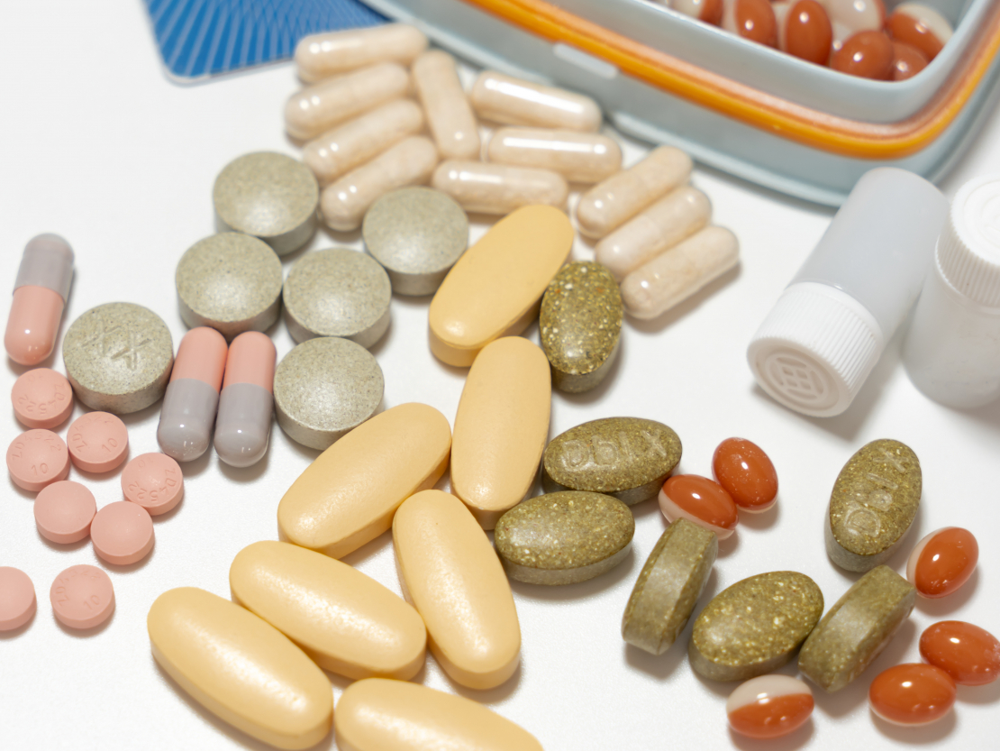 Medikamenti, uztura bagātinātāji.