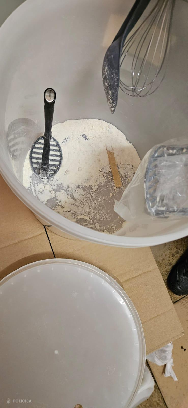 Pļavniekos aizturēts narkodīleris.