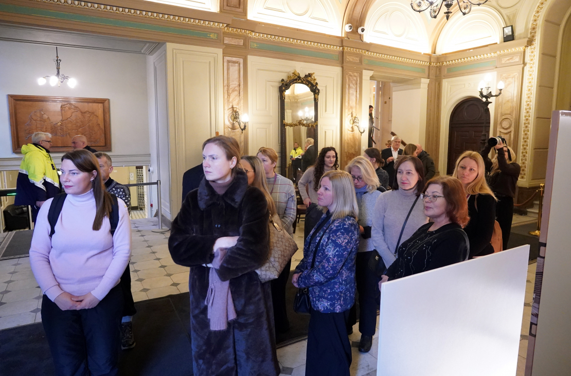 Barikāžu 35.gadadienai veltīts pasākums Saeimas nama Lielajā vestibilā.