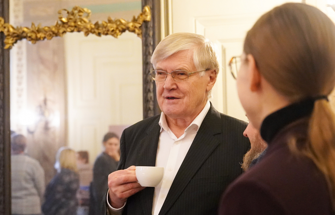 Augstākās padomes Aizsardzības un iekšlietu komisijas priekšsēdētājs Tālavs Jundzis piedalās barikāžu 35.gadadienai veltītajā pasākumā Saeimas nama Lielajā vestibilā.