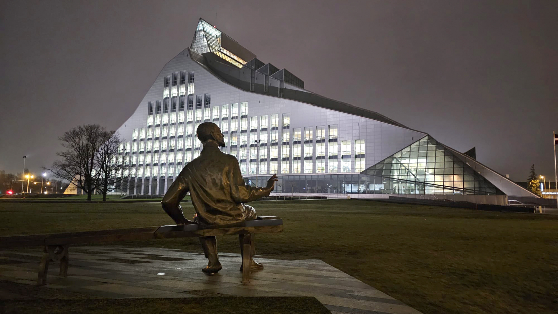 Rainis un Gaismas pils.