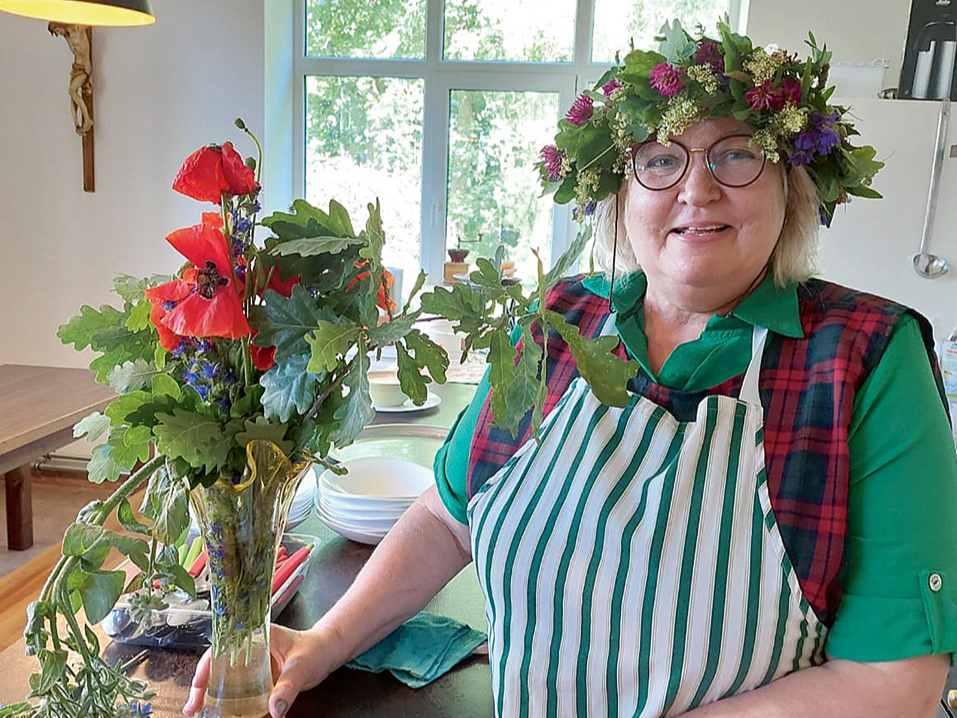 Anna Lazdāne ir Skrindu dzimtas muzeja vadītāja –
darbs ir viņas sirdslieta. Kad būs pienācis īstais laiks, viņa dosies pelnītā atpūtā, taču šobrīd ļoti labprāt turpina strādāt.
