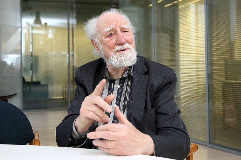 Arnolds Auziņš: "Es varu rakstīt tikai to, ko zinu, tāpēc daudzos romānos darbojas žurnālisti."