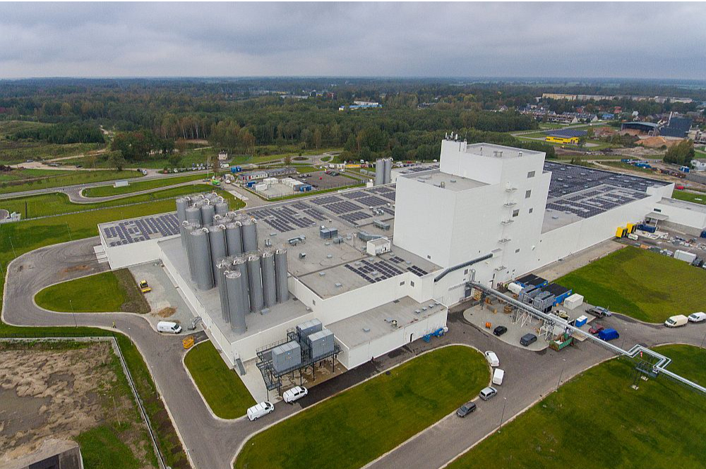 Kooperatīva "E-Piim" biedri pieļauj kontroles zaudēšanu pār moderno piena pārstrādes rūpnīcu, kur tiem patlaban pieder 73 procenti kapitāla daļu. Ietekmes zaudēšana rūpnīcā nozīmētu arī ietekmes zaudēšanu Baltijas valstu piena tirgū.