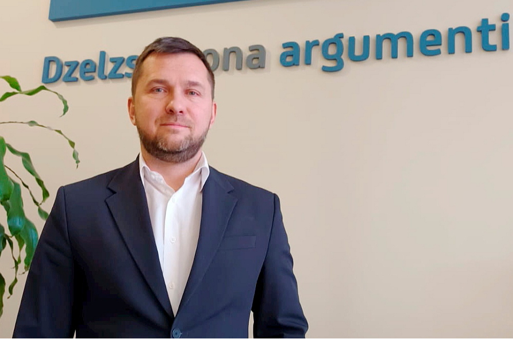 "Faktiski varam realizēt jebkuru arhitekta un pasūtītāja vēlmi. Dažkārt māksla ir ne tikai arhitektu idejās un rasējumos, bet arī mūsu oriģinālajos risinājumos, šīs ieceres realizējot betonā," saka Dmitrijs Mežinskis, SIA "Consolis Latvija" valdes loceklis un Baltijas operacionālās darbības direktors.