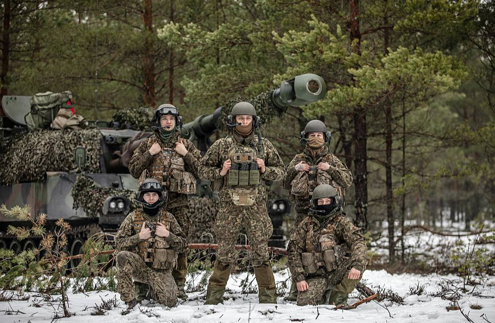 Artilēristu mācības izdevušās, laiks foto un atceļam uz pagaidu bāzi.
